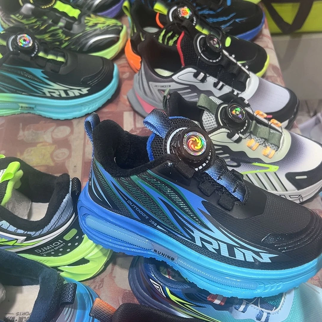 俺***宝33皮面气垫超轻三个月质保七天无理由随便