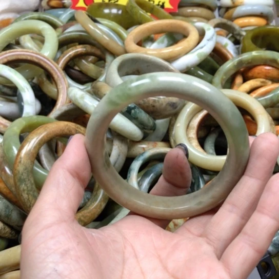 未镶嵌蛇纹石玉手镯一**莉