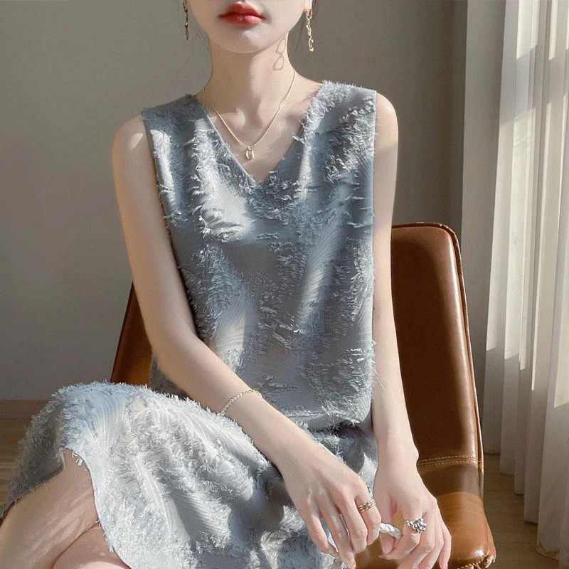 2025夏季新款V领中长款连衣裙女流苏剪花无袖吊带长裙宽松A字裙