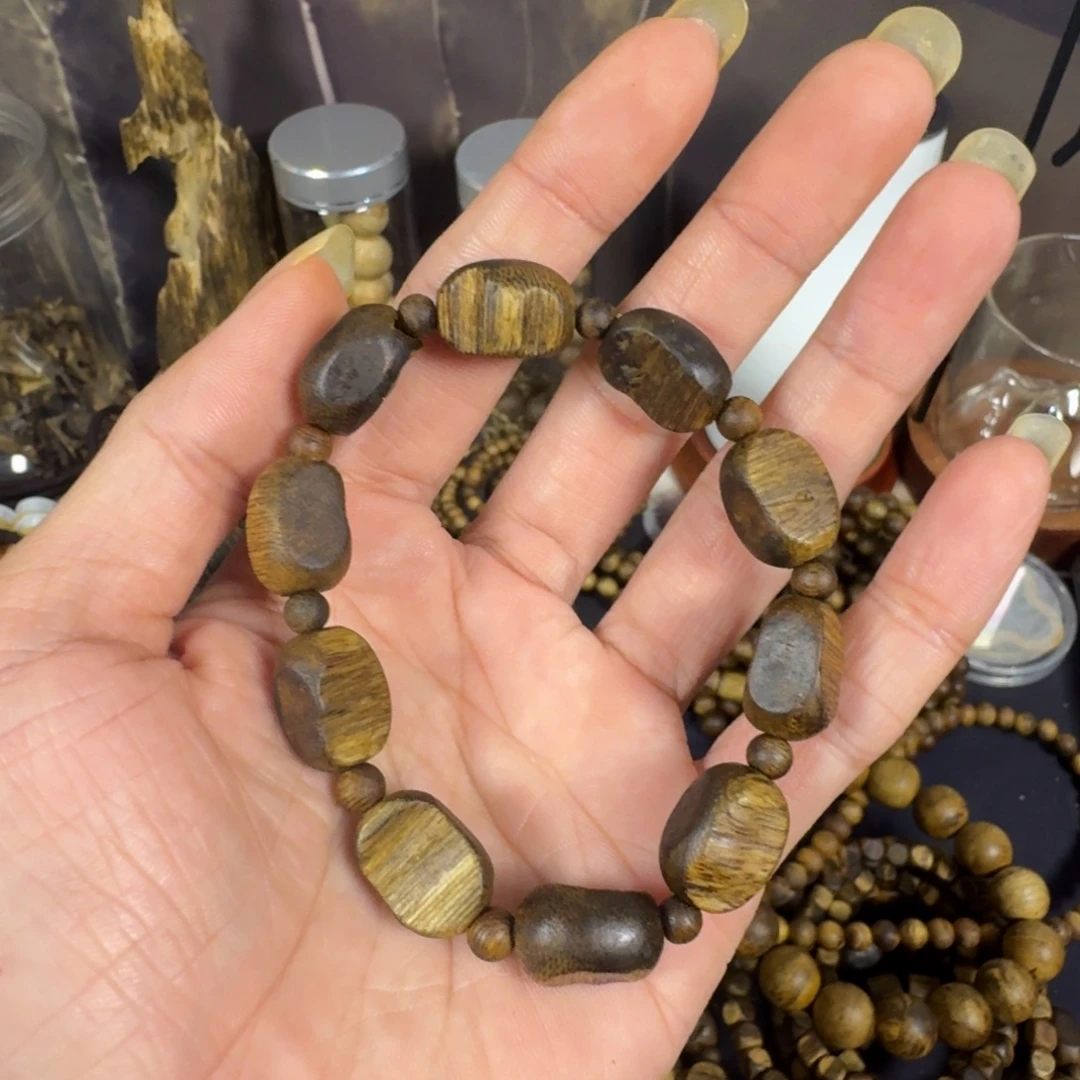 橘***喵沉香沉香碎屑留疤单圈奇楠沉香手链