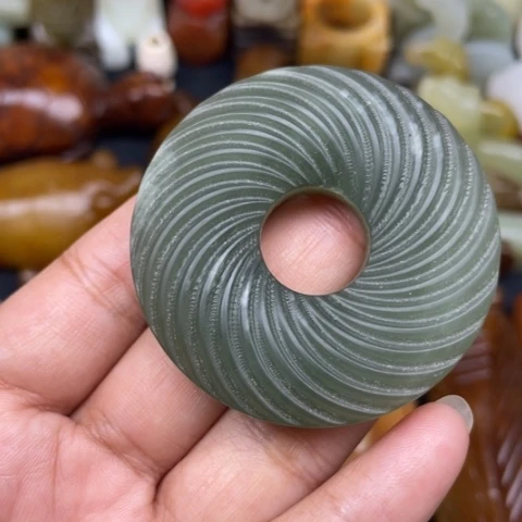 和田玉未镶嵌颈饰63