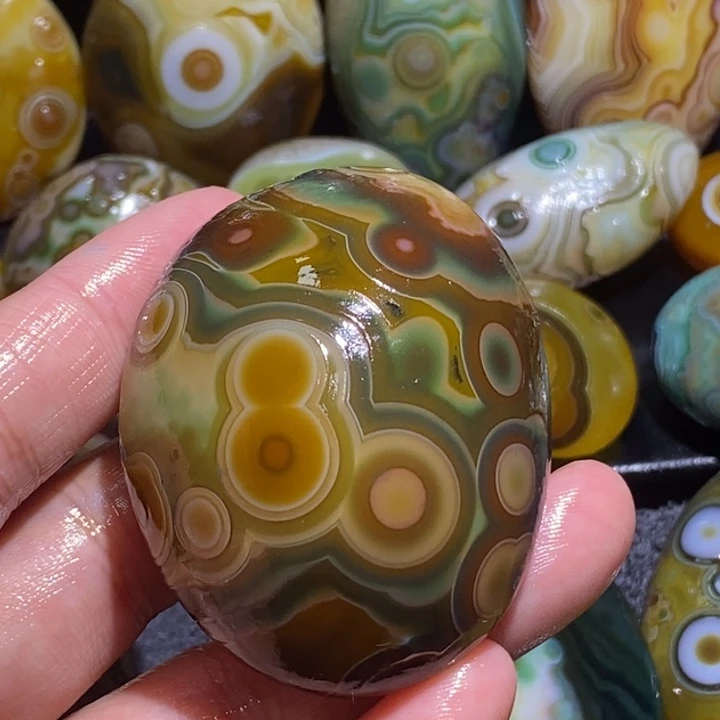 玛瑙/玉髓未镶嵌珠宝半成品100