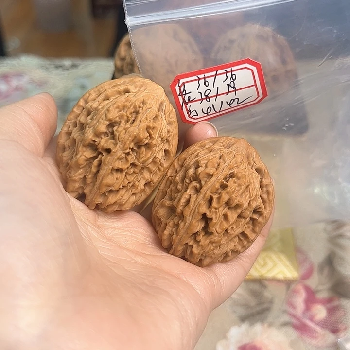 文玩核桃吊坠龙纹将军榜