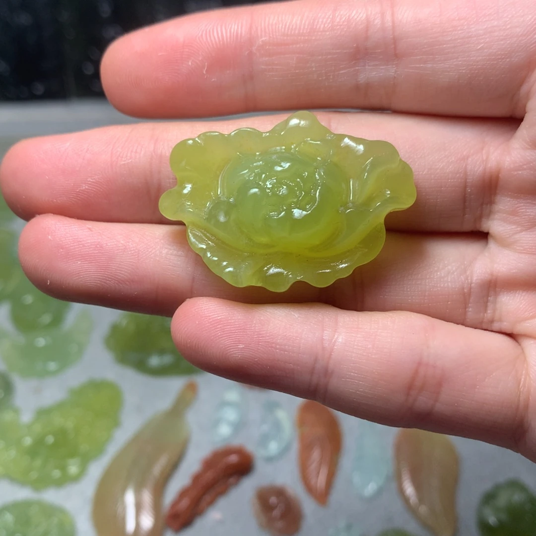 蛇纹石玉合金颈饰