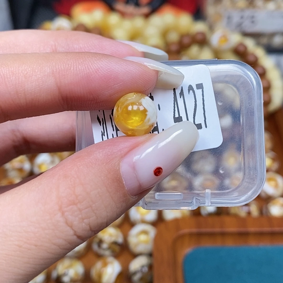 蜜蜡未镶嵌珠宝奇石4127