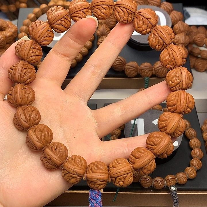 桃核吊坠小*吖红魔荔枝19手持