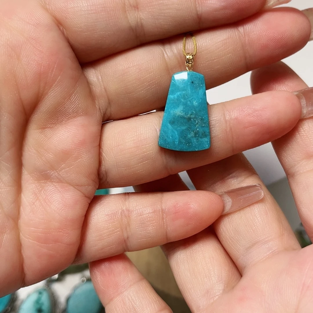 【闪购商品】未镶嵌绿松石珠宝奇石