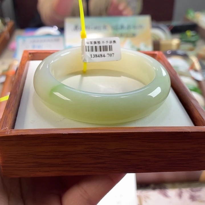 和田玉未镶嵌手镯30 圈口56