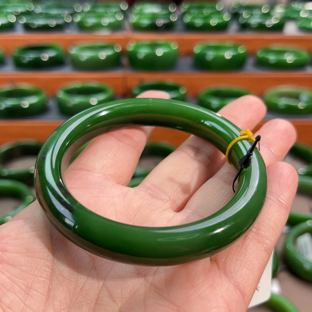 未镶嵌手镯和田玉（碧玉）