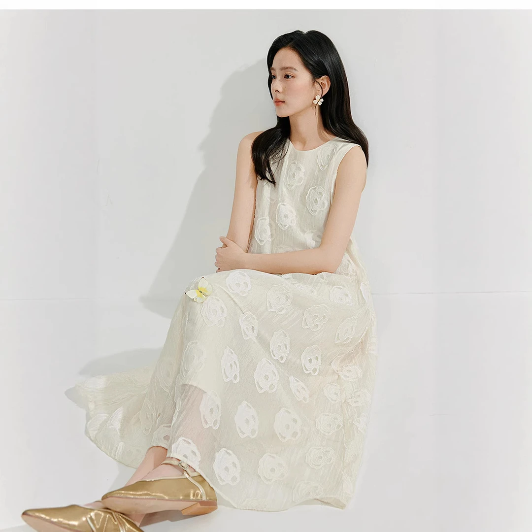 xlfs5906法式浮雕提花连衣裙女2025夏新款宽松洋气显瘦植物背心裙
