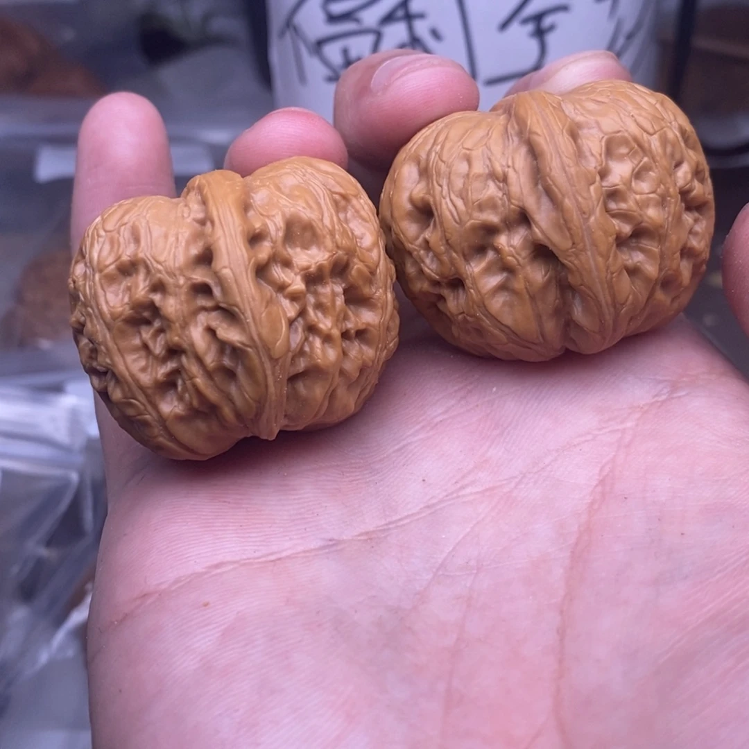 核桃40尺寸，元宝狮子头