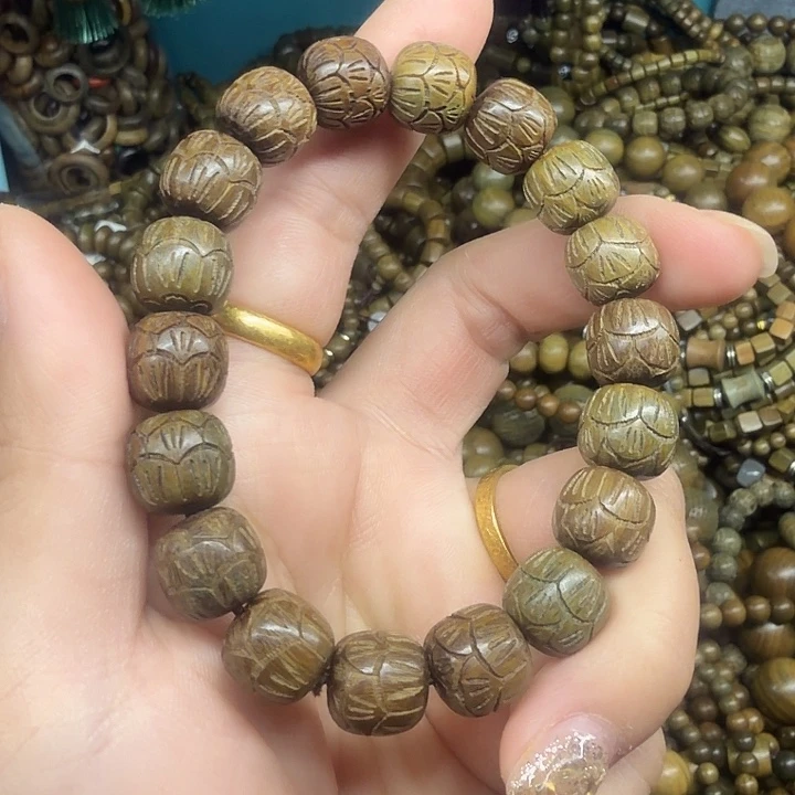无事牌维腊木（绿檀）