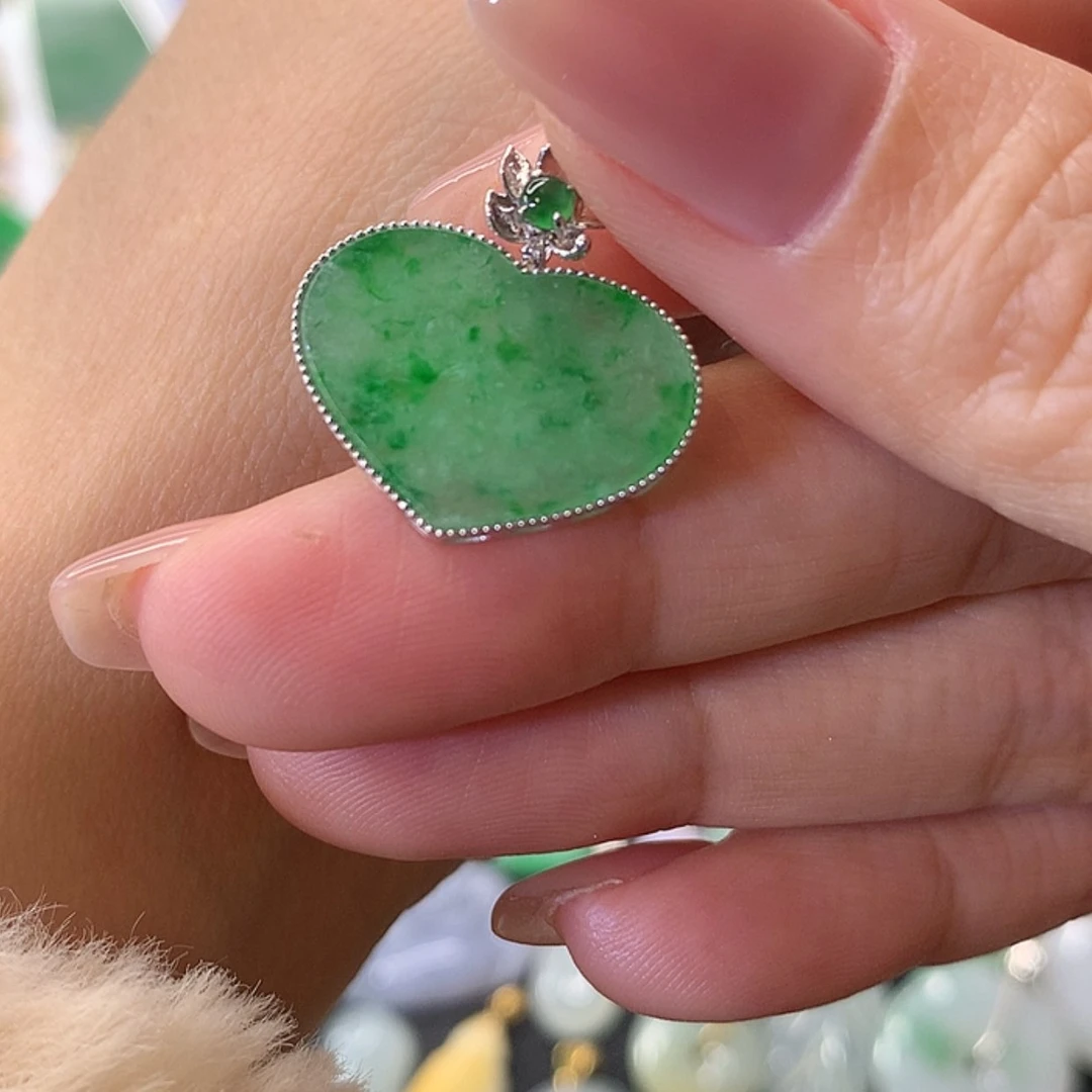 【闪购商品】翡翠吊坠(不含链)18K金镶嵌