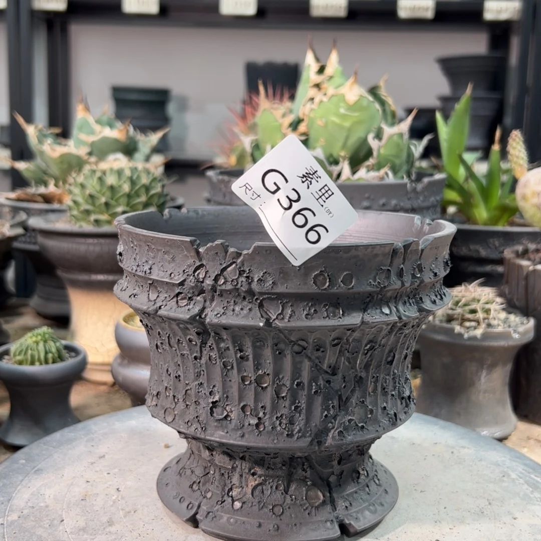 景德镇素里手工内口14.5高13瑕疵