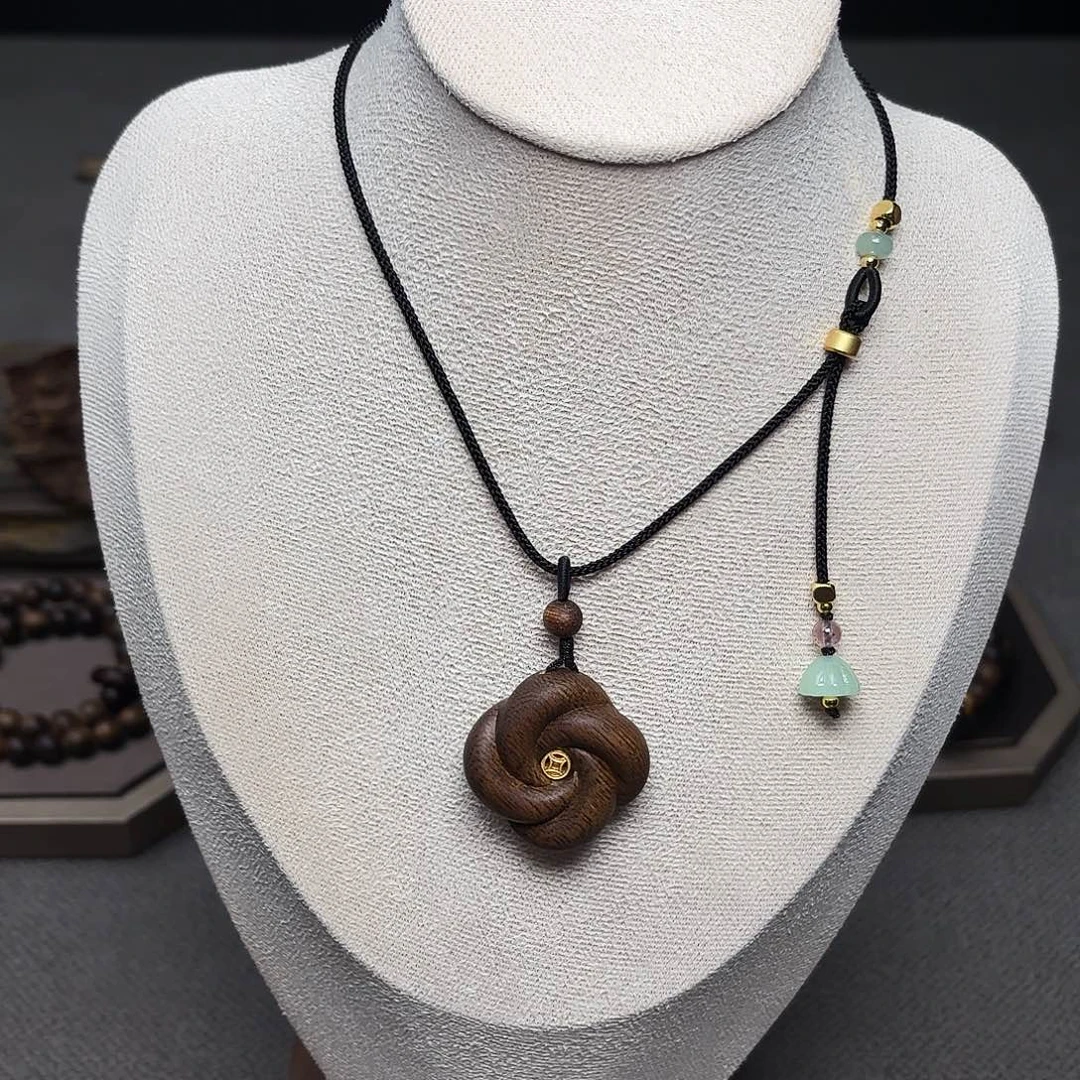 吊坠沉香越南芽庄紫棋楠玉化料