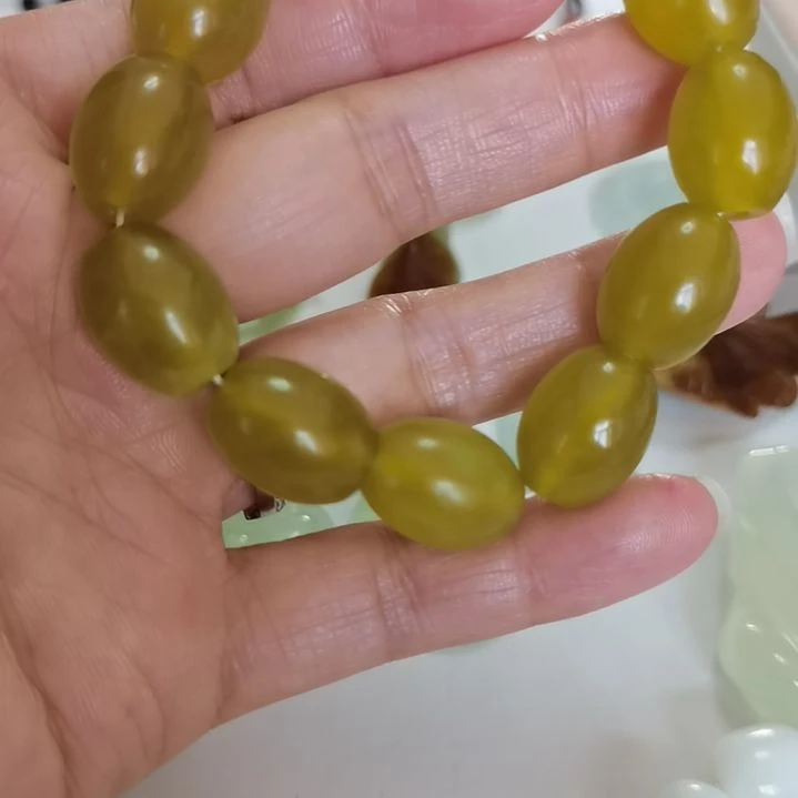 蛇纹石玉未镶嵌吊坠