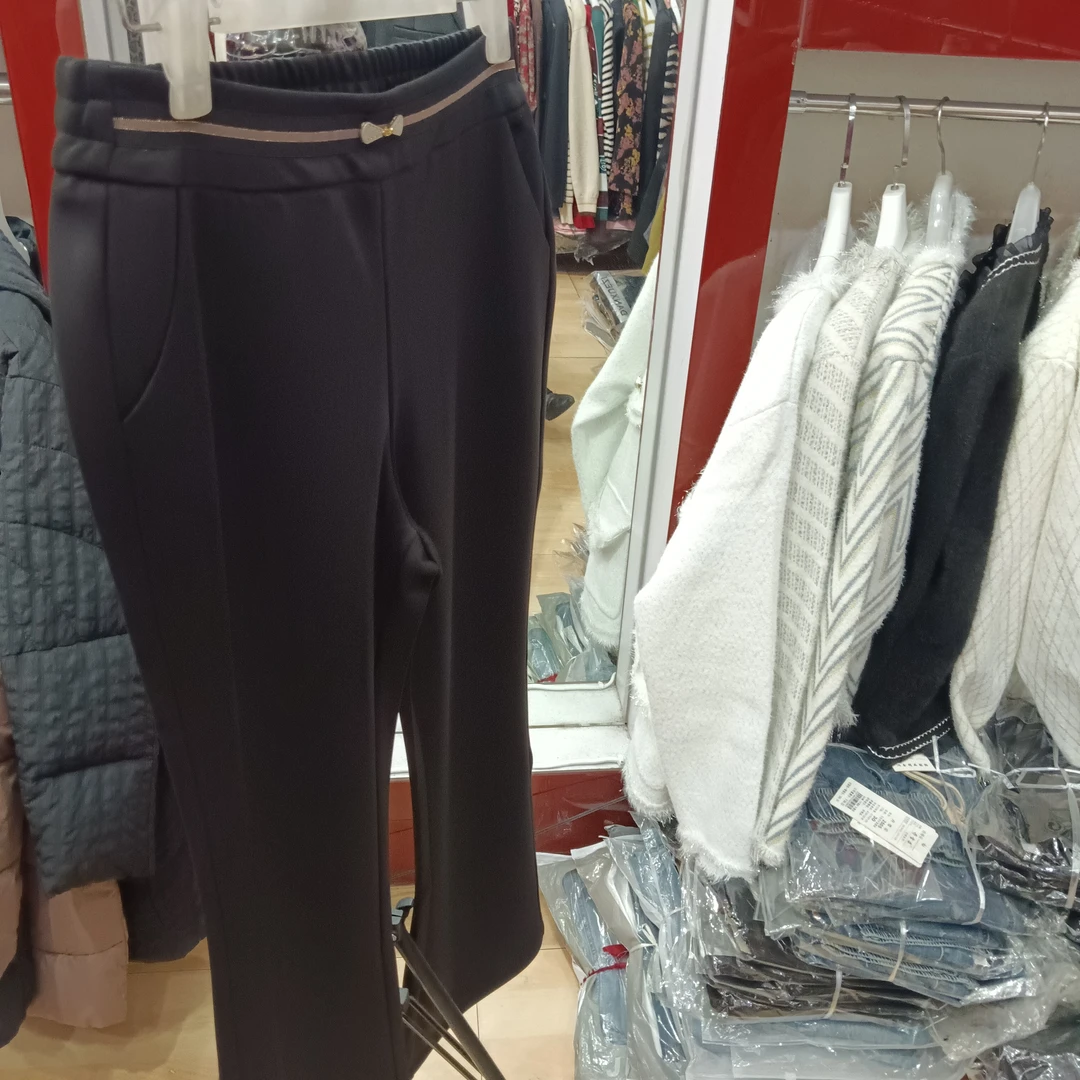 梨形身材天菜黑色微喇裤2025年春季新款 白搭遮胯显瘦时尚女裤