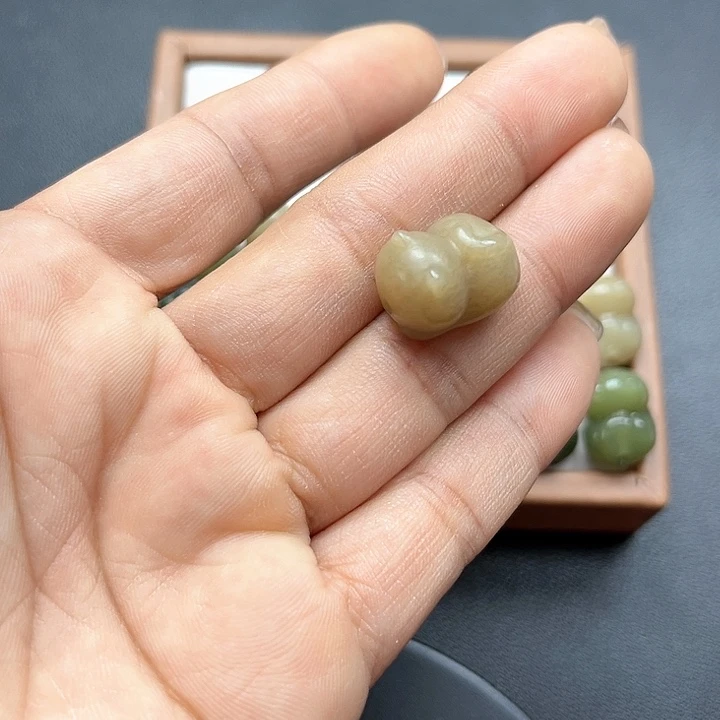 【闪购商品】颈饰未镶嵌和田玉*‍*