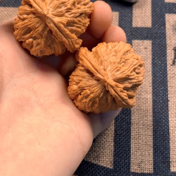 文玩核桃吊坠全品白狮子