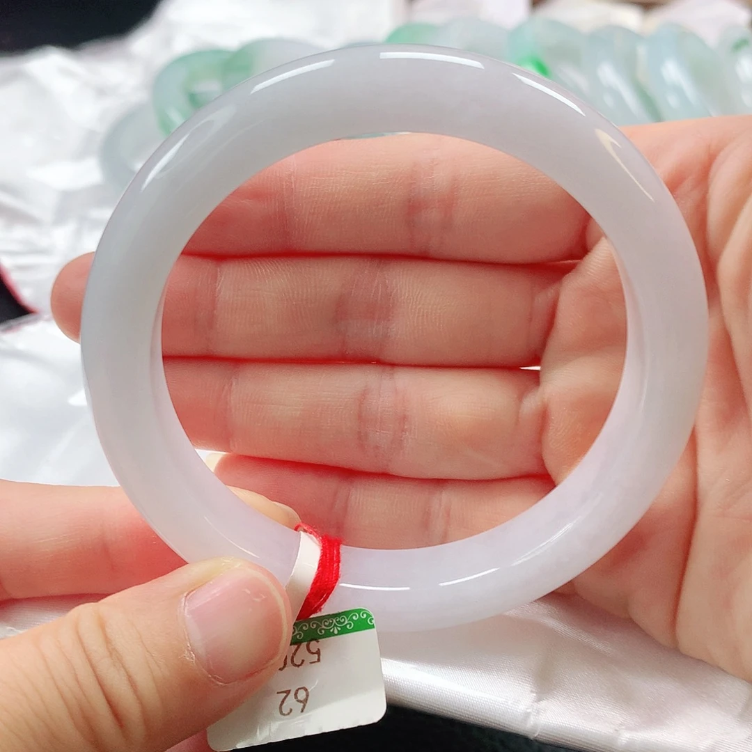 翡翠未镶嵌手镯缅甸A货翡翠手镯