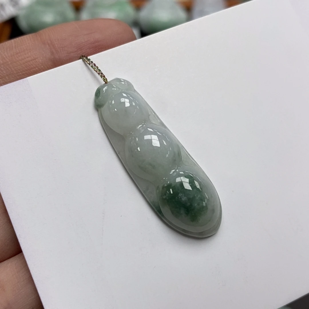 翡翠颈饰未镶嵌福豆