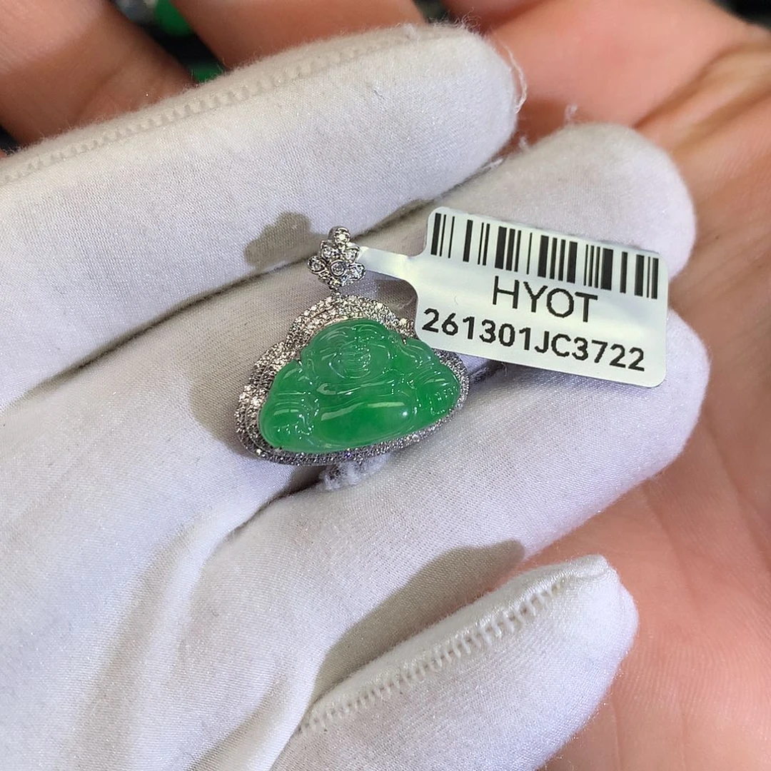 翡翠18K金镶嵌颈饰一