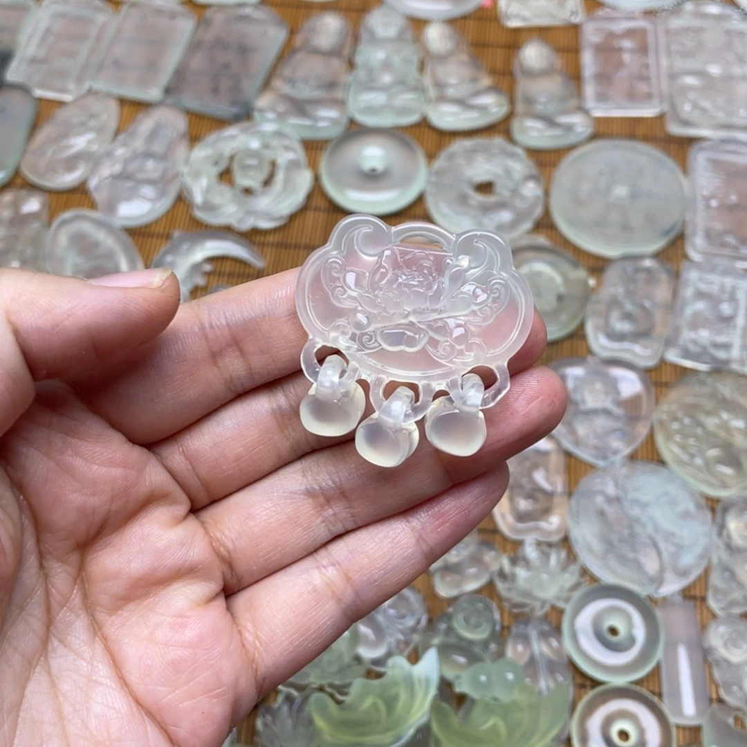 未镶嵌蛇纹石玉颈饰