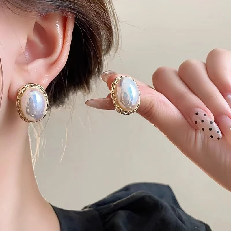 复古高级感港风金属椭圆珠珠耳钉女气质时尚简约耳环新女款