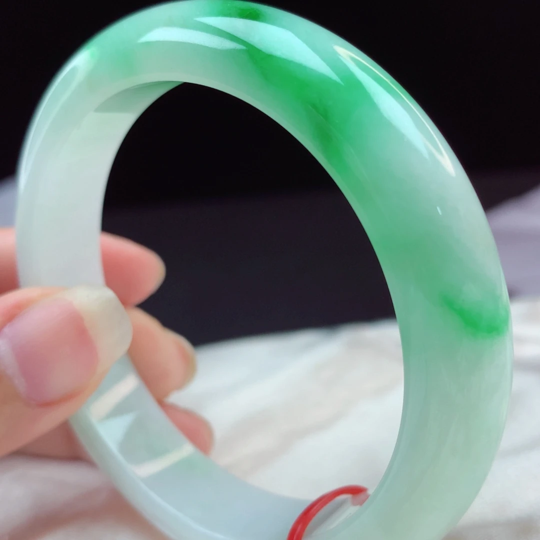 未镶嵌手镯翡翠96784，