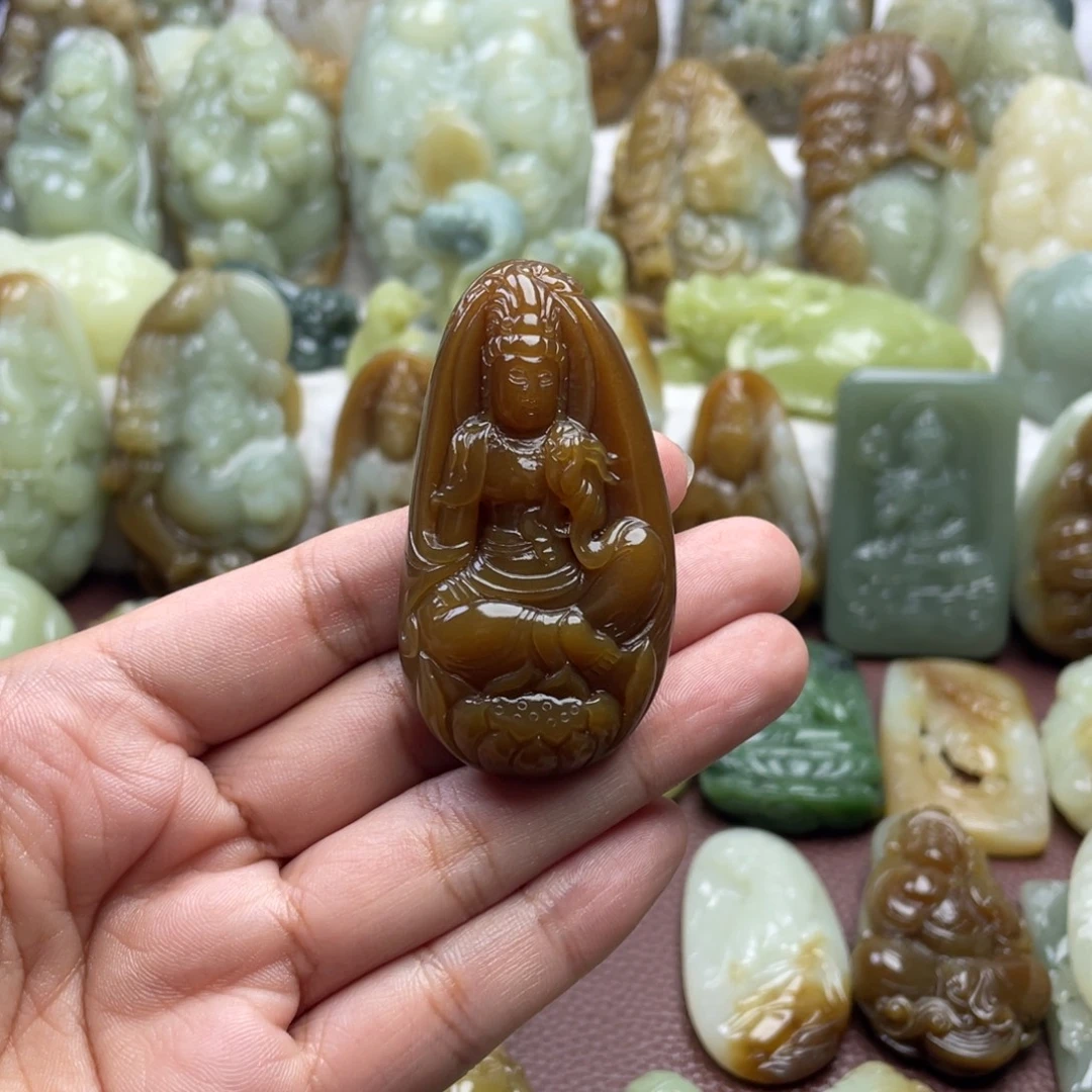 大***愚和田玉未镶嵌颈饰