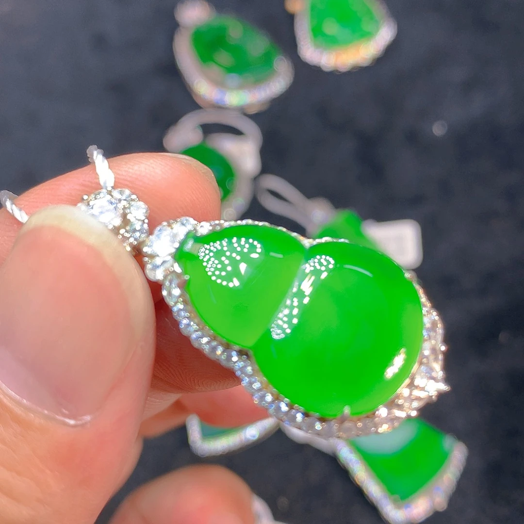 颈饰银S925镶嵌翡翠