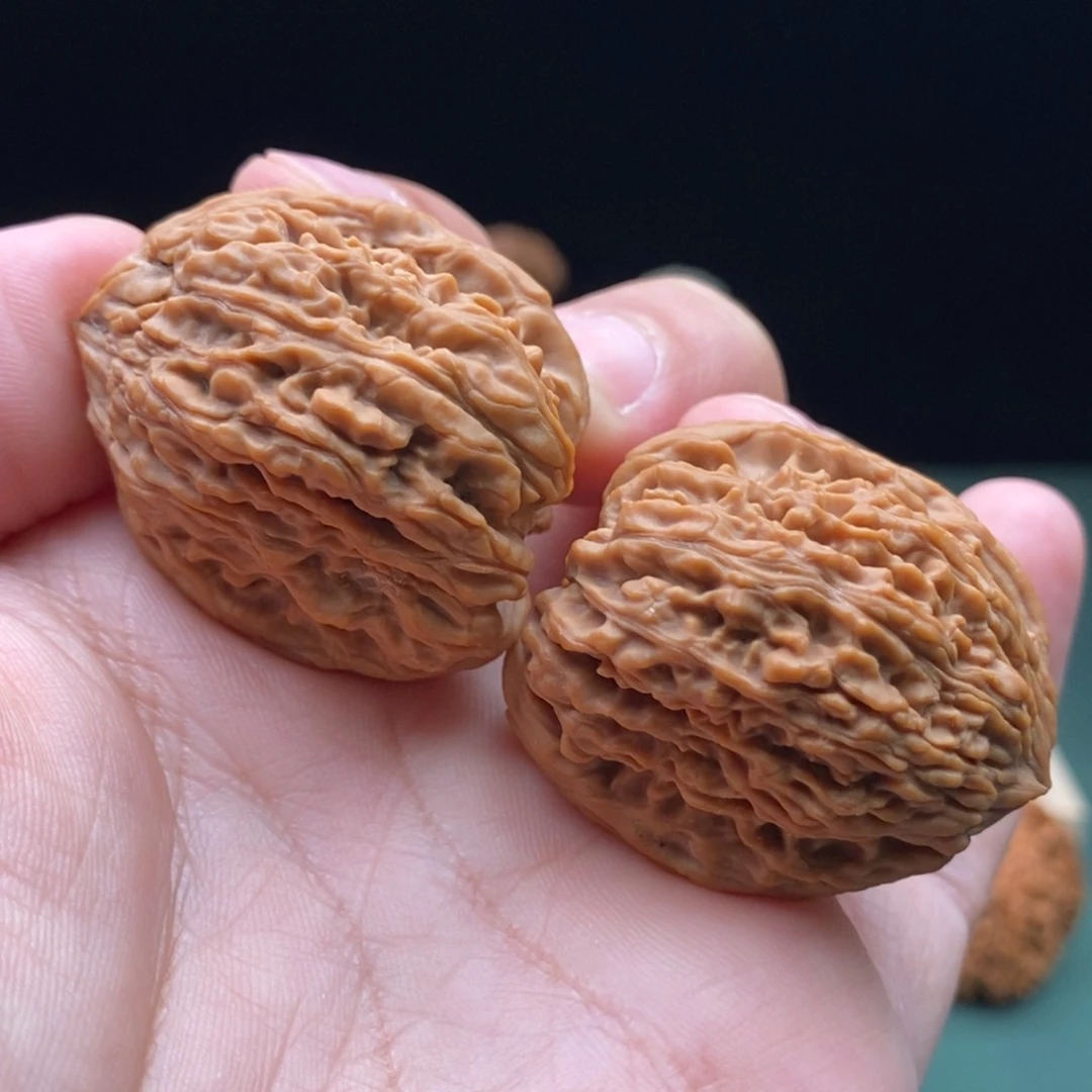 文玩核桃把件35尺拉丝凹底南疆石