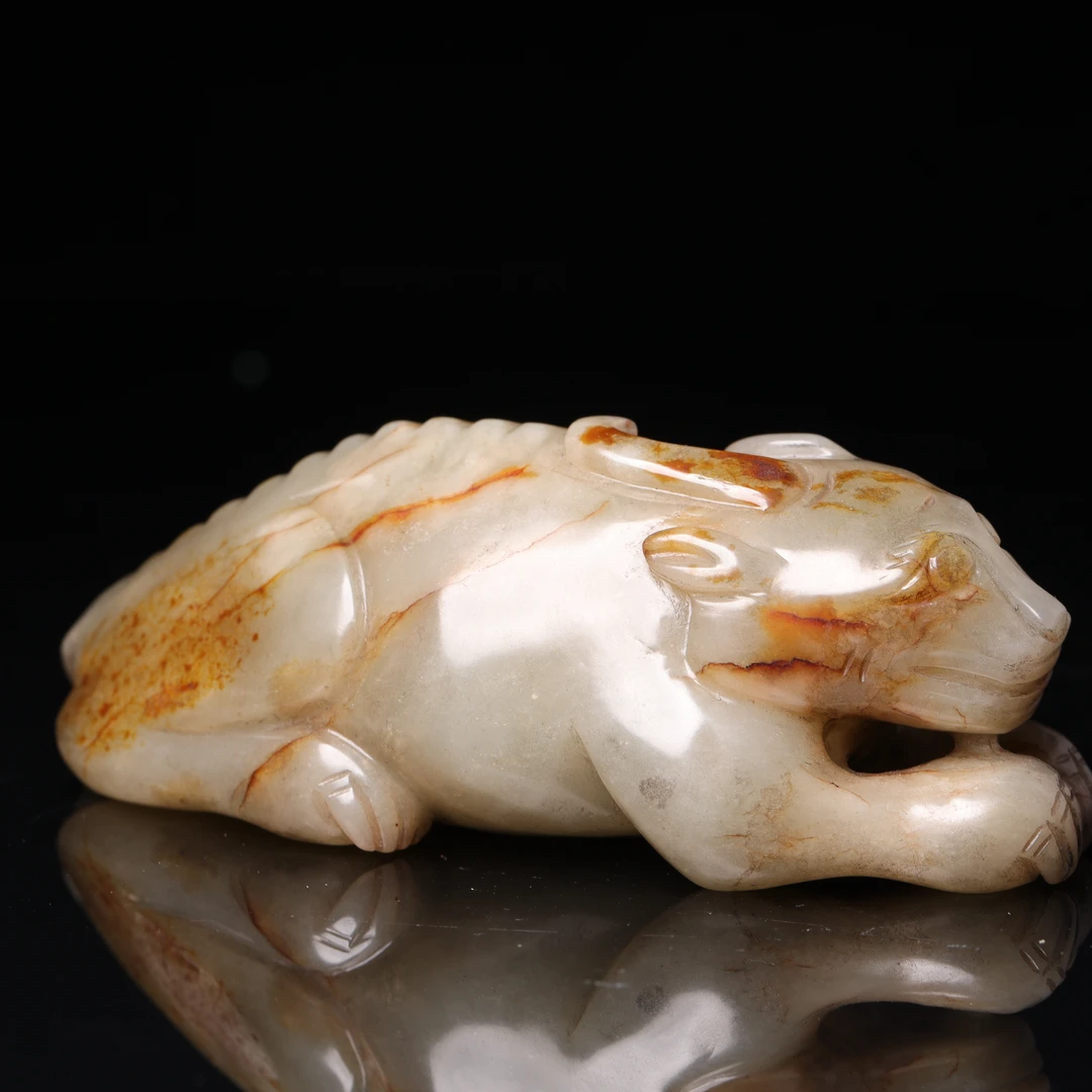 明代和田玉瑞兽摆件