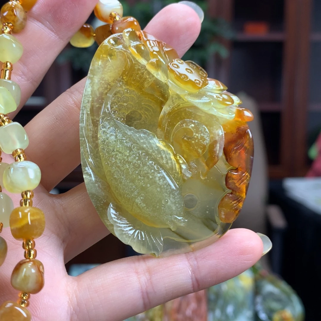 蛇纹石玉未镶嵌颈饰