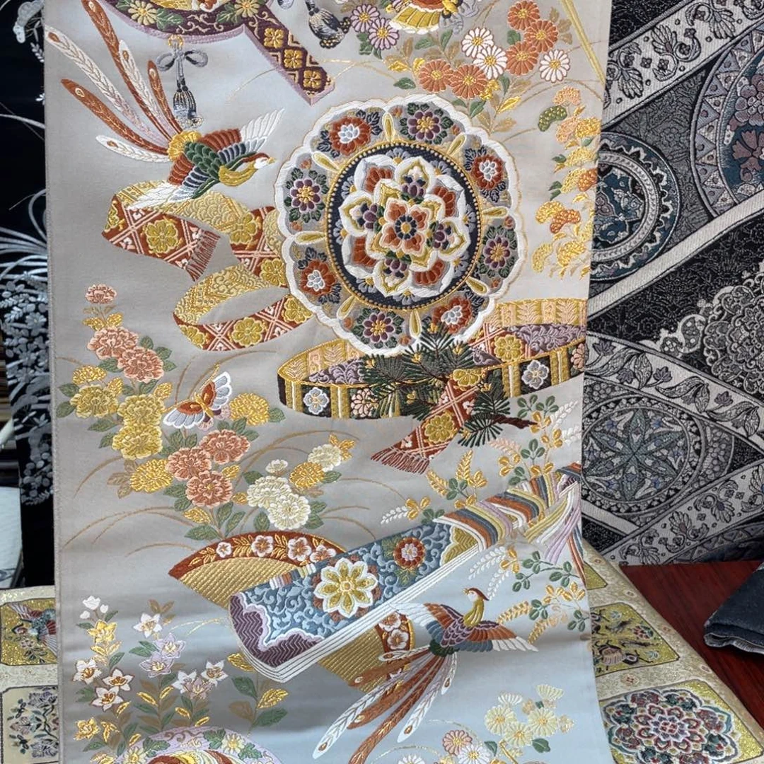 织绣织锦等多种形式