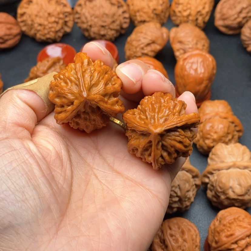 【闪购商品】文玩核桃把件36三棱