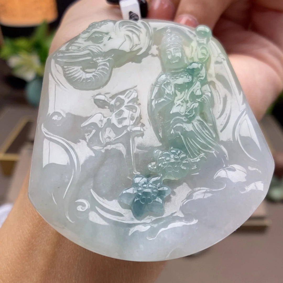 2***妇翡翠未镶嵌颈饰吊坠