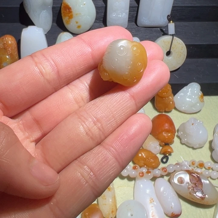 和田玉挂件未镶嵌