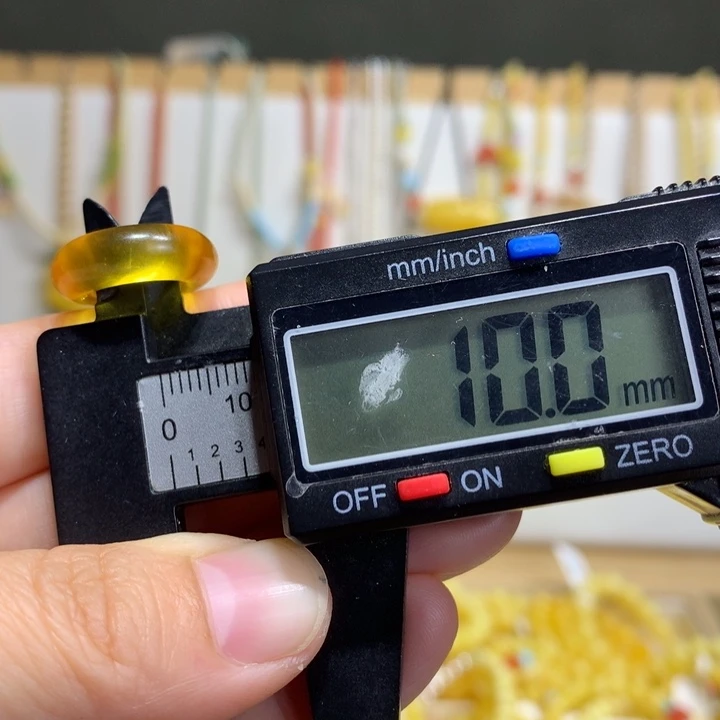 蜜蜡未镶嵌裸石配饰