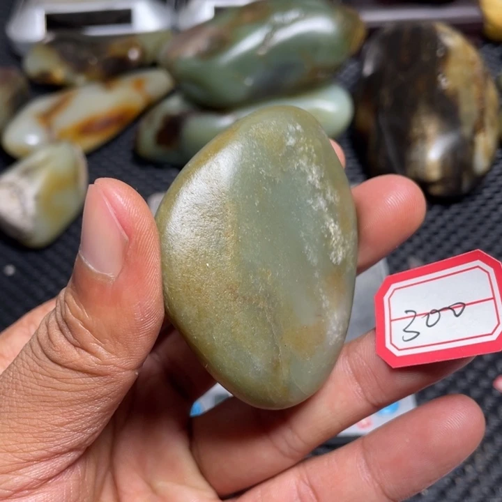 颈饰未镶嵌和田玉300