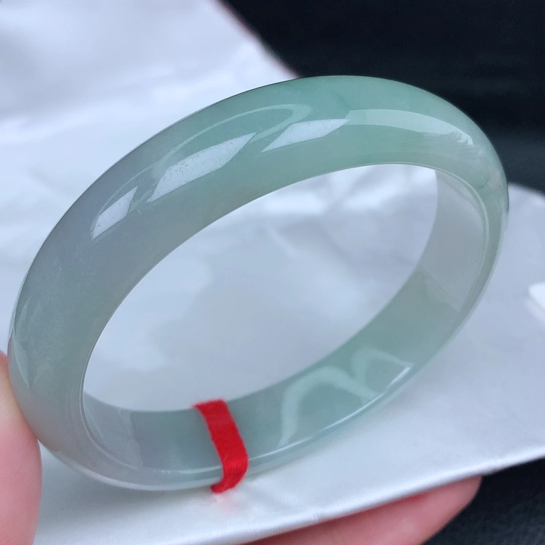 未镶嵌手镯（贵妃镯）翡翠天然