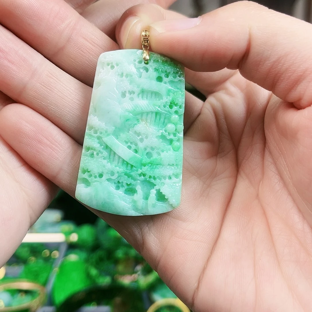 翡翠颈饰18K金镶嵌吊坠