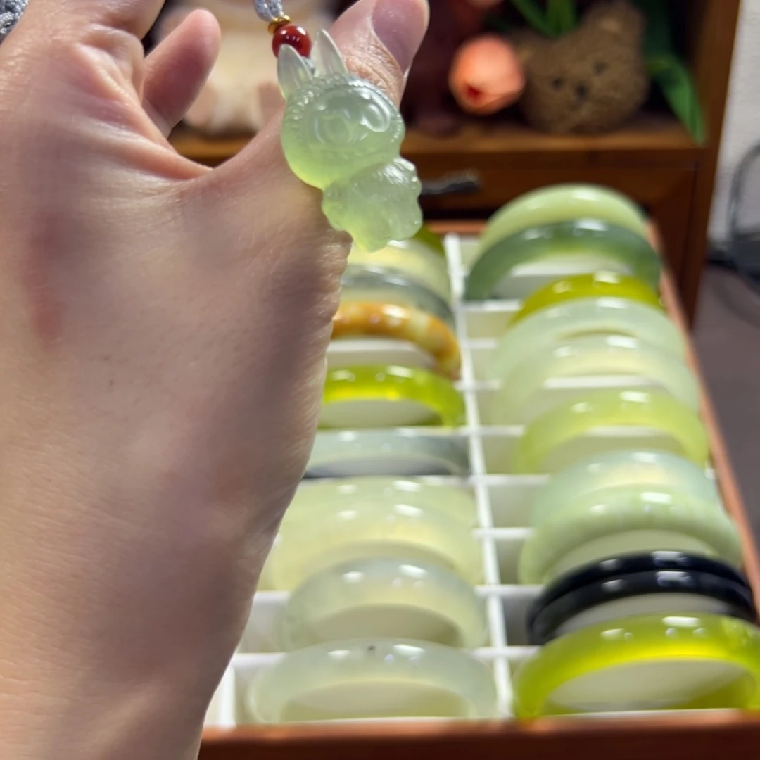 蛇纹石玉未镶嵌手镯152