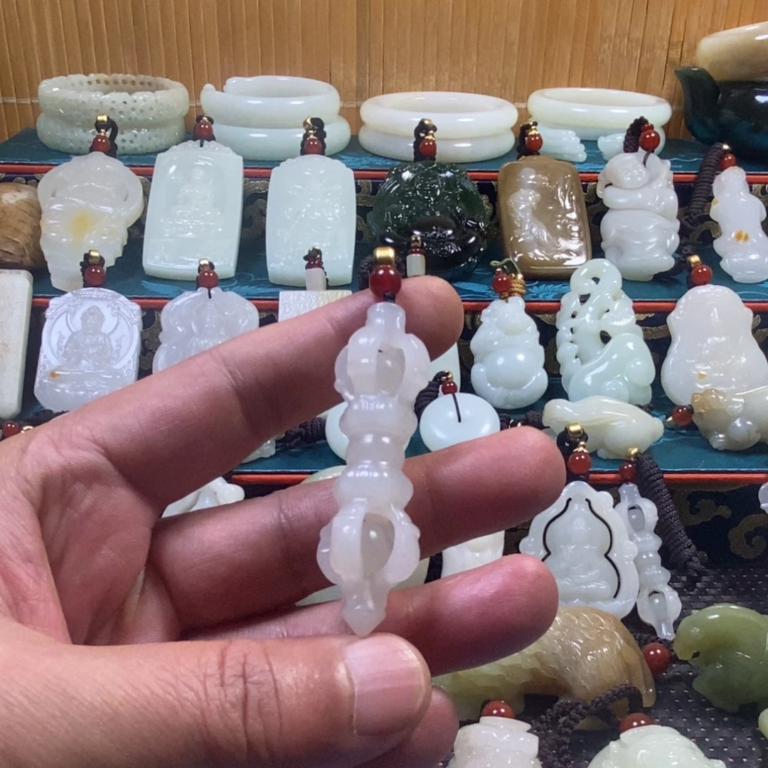 和田玉未镶嵌挂件