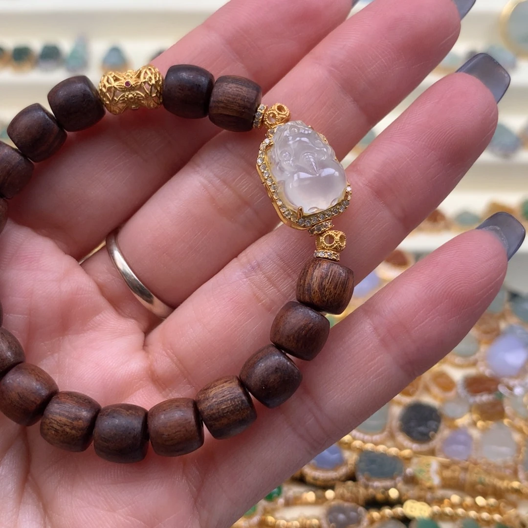 翡翠银S925镶嵌颈饰貔貅