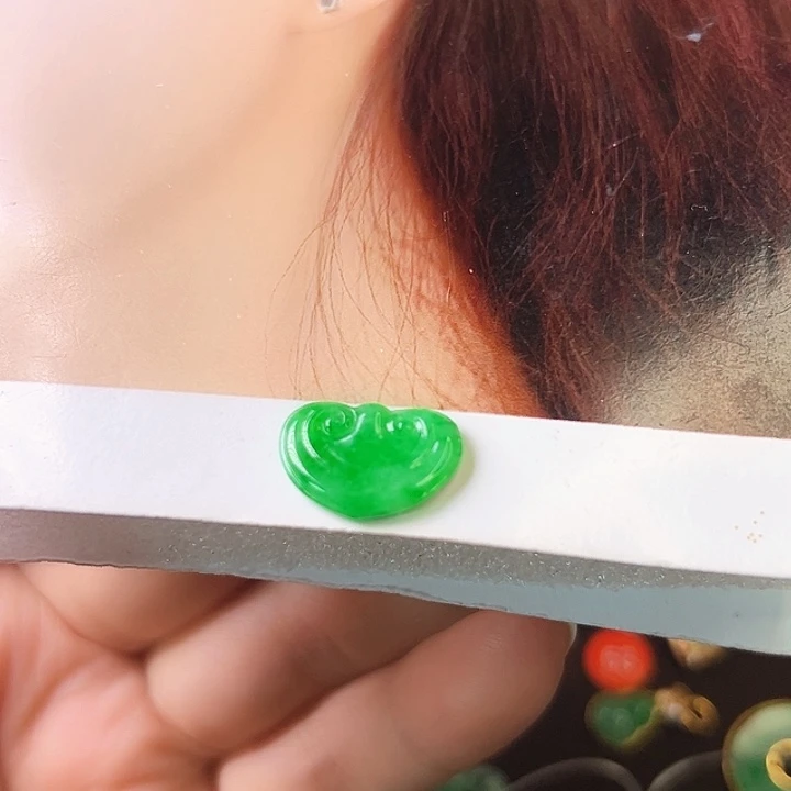 定制翡翠未镶嵌如意
