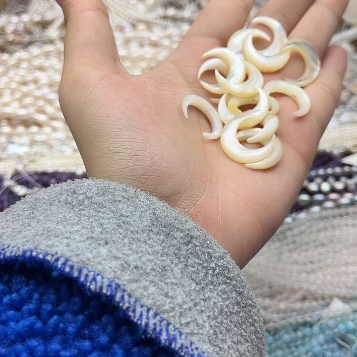 玛瑙/玉髓未镶嵌珠宝半成品3个19/20mm左右白蝶贝月牙