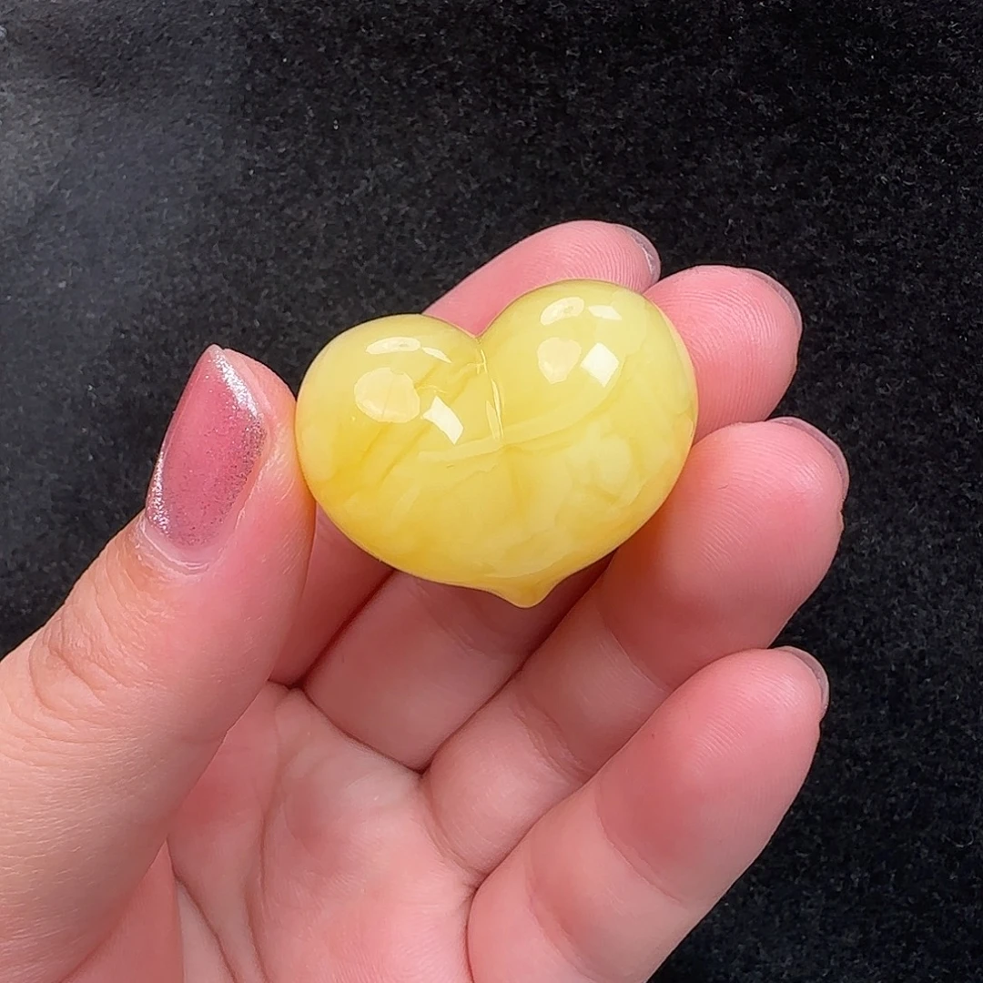 蜜蜡未镶嵌珠宝奇石