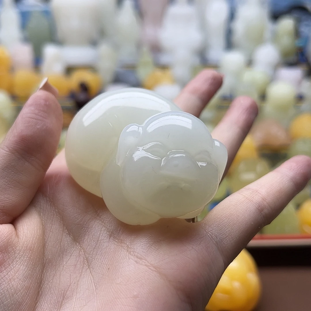 熊****新疆昆仑山脉山料