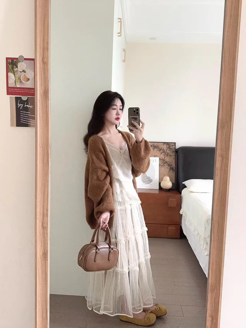 2025秋季新款韩系慵懒风针织开衫蕾丝拼接吊带背心半身裙三件套